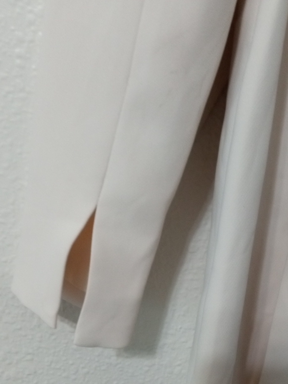 Good American Cream Long Blazer with Side Buckle Accents - Picture 4 of 7